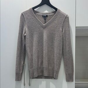 Aqua V-Neck Sweater in Taupe